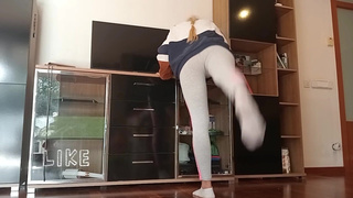 Susana asks her personal trainer to train at home so she can have kinky sex