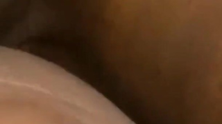 Mujer hacer cornudo a marido mientras se folla al vecino por el culo