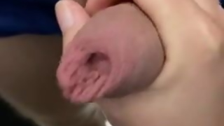 Lesbienne japonaise ne peut pas resister à ma bite dans les cabines d'essayage