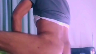 El esposo de mi amiga no está aprovecho para meterle mi verga bien rico