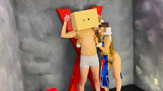 【S woman’s Halloween】 Chun-Li cosplay,teasing them with her thighs and hoot job.