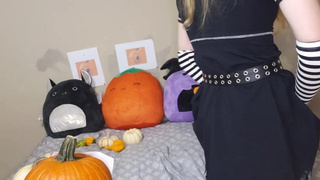 Best Halloween Special Ever: Trans Girl Breeds a Pumpkin