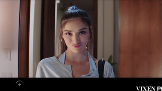 Глубже. Сногсшибательная брюнетка Emily получила двойное проникновение в сексе втроем