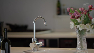 JUR-238 《Exclusive》G-cup beautiful big breasts "exposed