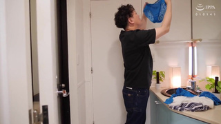 VENX-322 "Do you get excited by my aunt's underwear?" Aunt squeezes out every last drop of nephew's sperm with her freshly removed panties. Compilation 3