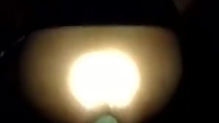 Montando cuya anal gigante a media noche en el campo