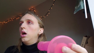 Sloppy Shemale Slut likes her Saliva