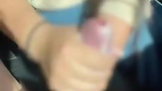 真っ昼間からからローション手コキする黒髪ロングの人妻#144【HJJ】