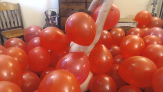 Big Bundle Of 100 Red Balloons Nude