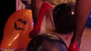 Pantyhose Tease & Heel Pop