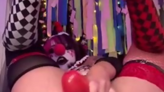 Looner clown girl fucks herself with a balloon and pops it ????❤️