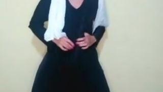 Busty chechen girl in hijab gets fun and bursts a balloons with high heels