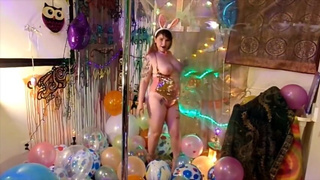 HD LOONER Fuck Bunny plays with her big balloons! +100 Balloons B2P Suck Fucked&Pussy stuffed to cum