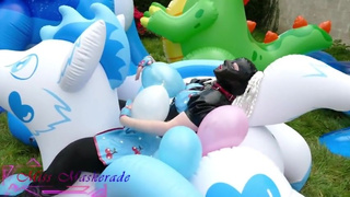 Miss Maskerade Rubber Doll Playing and Pop Balloon - Looner fetish in full latex 01