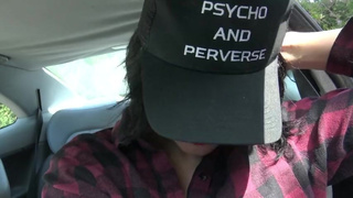 Vic Alouqua fait une pause fraicheur en voiture - francaise et coquine