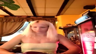 Sexy Blonde Annie 2022-07-02_162912