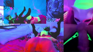 @SexyNeonKitty live on chaturbate being dirty sucking sloppy cock and rimming eating puppy ass