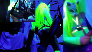 @SexyNeonKitty Gwen Stacy Pegging Spiderman Live on Chaturbate