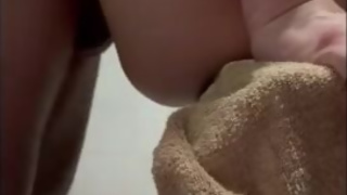 on commence sous la douche et il me finit au lit