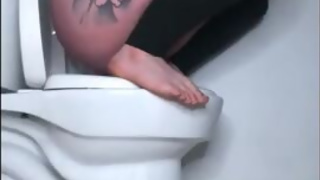 BROWN NOSER teaser (Full Video @ManyVids @Iwantclips @Clips4Sale embermae)