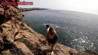 Horny Spanish Amateur Couple Persuades Me to Have a Threesome in Public - Mancheguitos